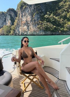 Penny Shine - puta in Singapore Photo 4 of 5