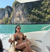 Penny Shine - escort in Singapore Photo 4 of 11