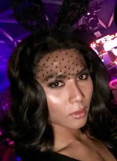 Peony Ts Thai - Transsexual escort in Paris Photo 5 of 7