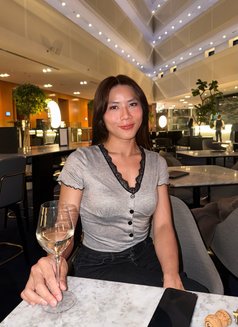 Alice Ts Thai - Transsexual escort in Paris Photo 8 of 9