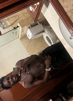 Peres - Male escort in Jakarta Photo 9 of 12