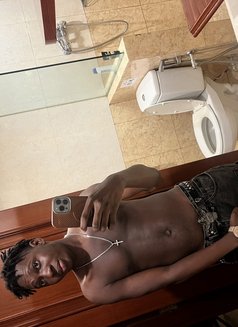 Peres - Male escort in Jakarta Photo 10 of 12