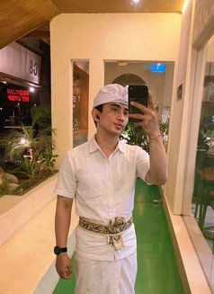 Perfect Service - Acompañantes masculino in Bali Photo 7 of 9