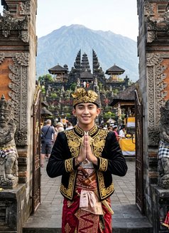 Perfect Service - Acompañantes masculino in Bali Photo 9 of 9