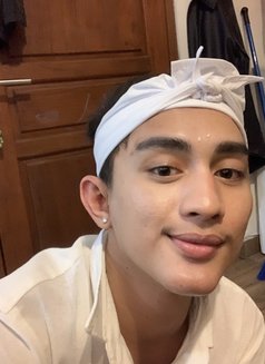 Perfect Service - Male escort in Bali Photo 1 of 6