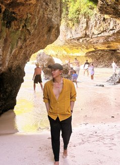 Perfect Service - Male escort in Bali Photo 2 of 6