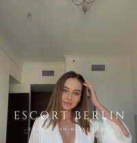 Perola - escort in Berlin