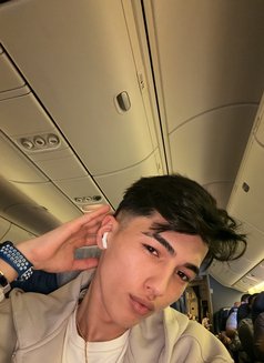 Persian Boy - Male escort in İstanbul Photo 4 of 5