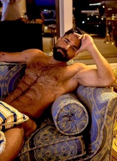 Persian hot massage - Acompañantes masculino in Dubai Photo 14 of 21
