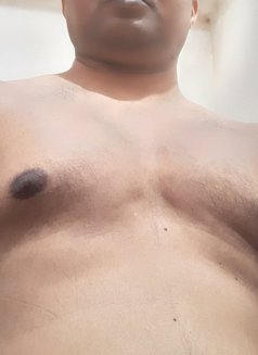 Personal Service for Females - Intérprete masculino de adultos in Kolkata Photo 4 of 6