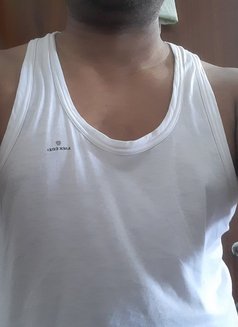 Personal Service for Females - Intérprete masculino de adultos in Kolkata Photo 5 of 6