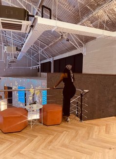 Pesh - escort in Makati City Photo 5 of 5