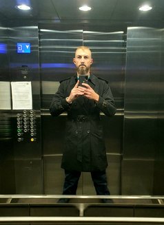 Yurik - Male escort in Johannesburg Photo 1 of 6