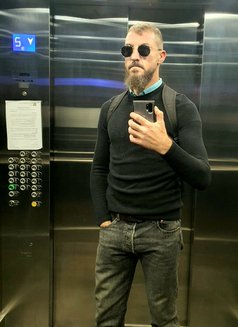 Yurik - Male escort in Johannesburg Photo 2 of 6