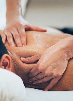 Peter🇵ðŸ‡ðŸ‡µðŸ‡ - masseur in Muscat Photo 2 of 6