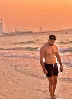 Alex in Dubai - Acompañantes masculino in Dubai Photo 6 of 14