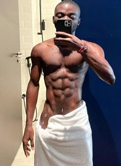 Peter - Male escort in Doha Photo 3 of 5