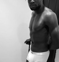 Peter - Male escort in Doha Photo 2 of 5