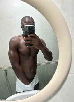 Peter - Male escort in Doha Photo 5 of 5