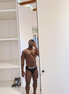 Peter - Acompañantes masculino in Dubai Photo 9 of 9