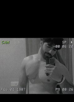 Txtng Me Is Your Ryt Dscn Peter Parker - Acompañantes masculino in New Delhi Photo 4 of 4