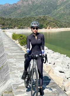 Petite companion - escort in Hong Kong Photo 4 of 17