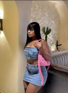 Petite Michelle - masseuse in Abuja Photo 5 of 5