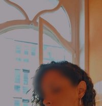 Petite Princess Jess - puta in London