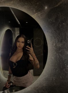 Petite transpinay with a big dick - Transsexual escort in Cebu City Photo 13 of 13