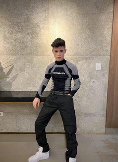 Pety Twink - Acompañantes masculino in Dubai Photo 1 of 5