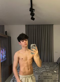 Pety Twink - Acompañantes masculino in Dubai Photo 2 of 5