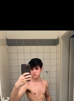 Pety Twink - Acompañantes masculino in Dubai Photo 5 of 5