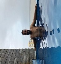 Pg007 - Acompañante masculino in Bangalore