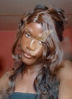 PHaE - Transsexual escort in Abuja Photo 5 of 7