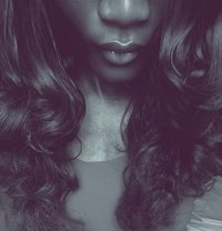 PHaE - Acompañantes transexual in Abuja
