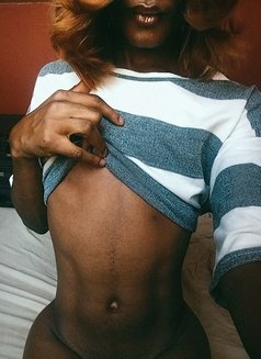 PHaE - Transsexual escort in Abuja Photo 1 of 8