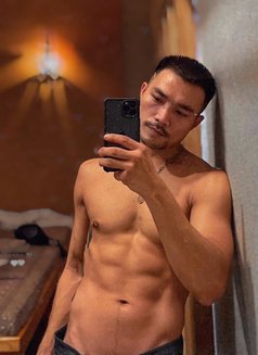Phenixerudz - masseur in Phuket Photo 1 of 8