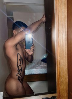 Phenixerudz - masseur in Phuket Photo 4 of 8