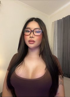 Phia - Transsexual escort in Manila Photo 3 of 5