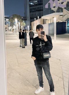 Philippines 🇵🇭 Channy - Male escort in Manila Photo 4 of 6