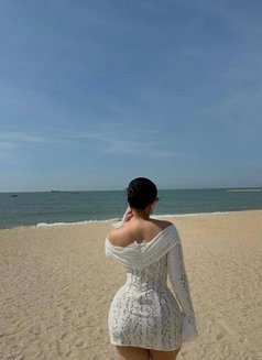 Phina - escort in Madinah Photo 3 of 3