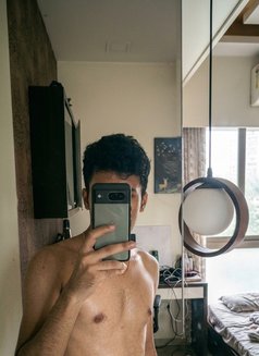 Phineas07 - Male escort in Mumbai Photo 1 of 3