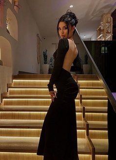 Phoebe - escort in Abu Dhabi Photo 4 of 10