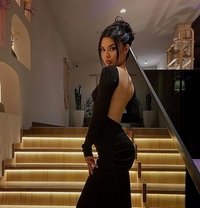 Phoebe - escort in Abu Dhabi Photo 4 of 10
