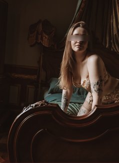 Phoebe Huxley - escort in London Photo 15 of 15