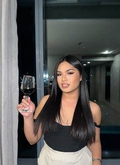 Phoebe Wilsons - Transsexual escort in Manila Photo 5 of 8