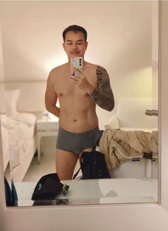 Phum - masseur in Bangkok Photo 2 of 11