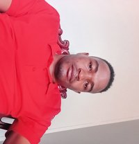 Phumudzo Netshifhefhe - Acompañantes masculino in Johannesburg