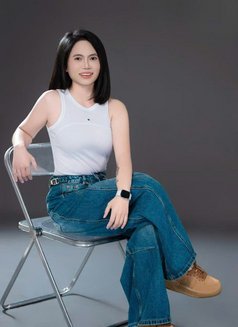Phuong Phan - escort in Hanoi Photo 3 of 5
