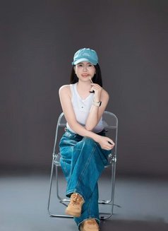 Phuong Phan - escort in Hanoi Photo 4 of 5